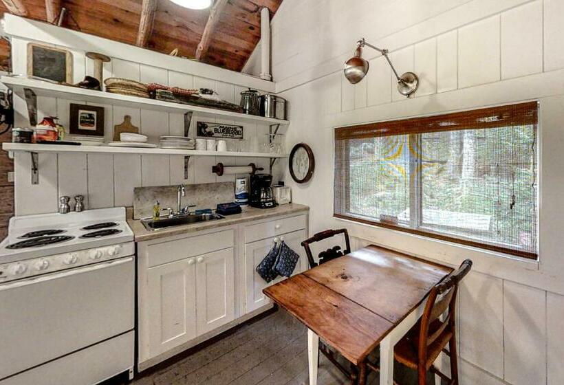 استودیوی استاندارد, Sprucewold Beach House