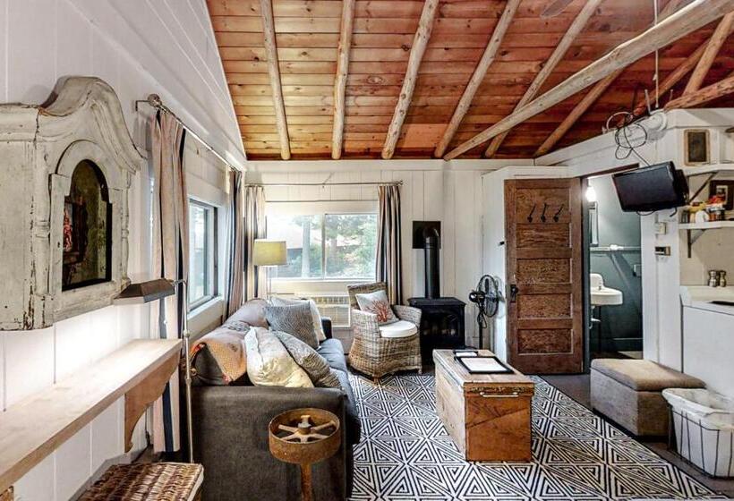 استودیوی استاندارد, Sprucewold Beach House