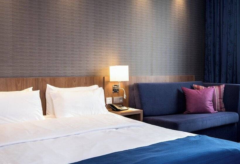 اتاق استاندارد, Holiday Inn Express Friedrichshafen, An Ihg
