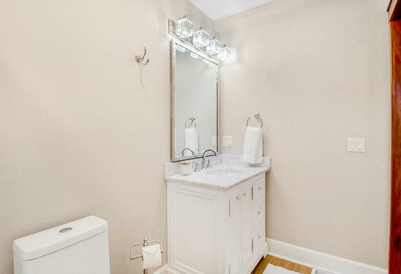 استودیوی استاندارد, Port Angeles Water View Loft