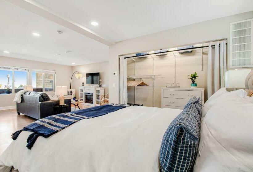 استودیوی استاندارد, Port Angeles Water View Loft
