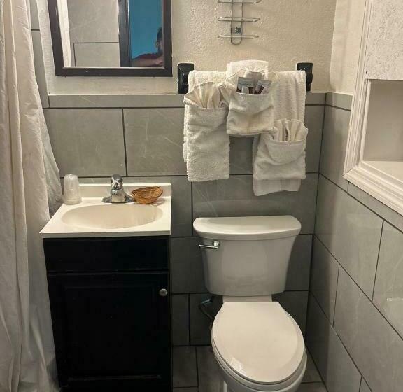 חדר סטנדרט יחיד, Hillcrist Motel