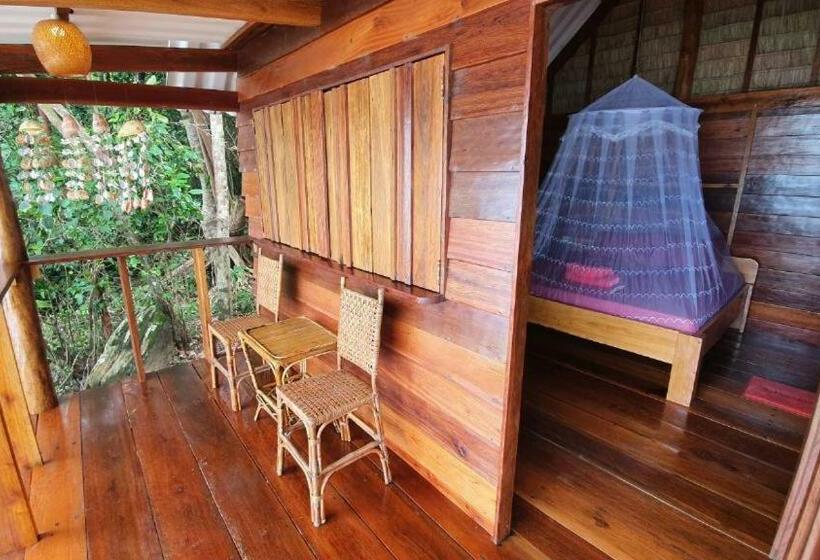 بانگلوی استاندارد, Kamaku Bungalows