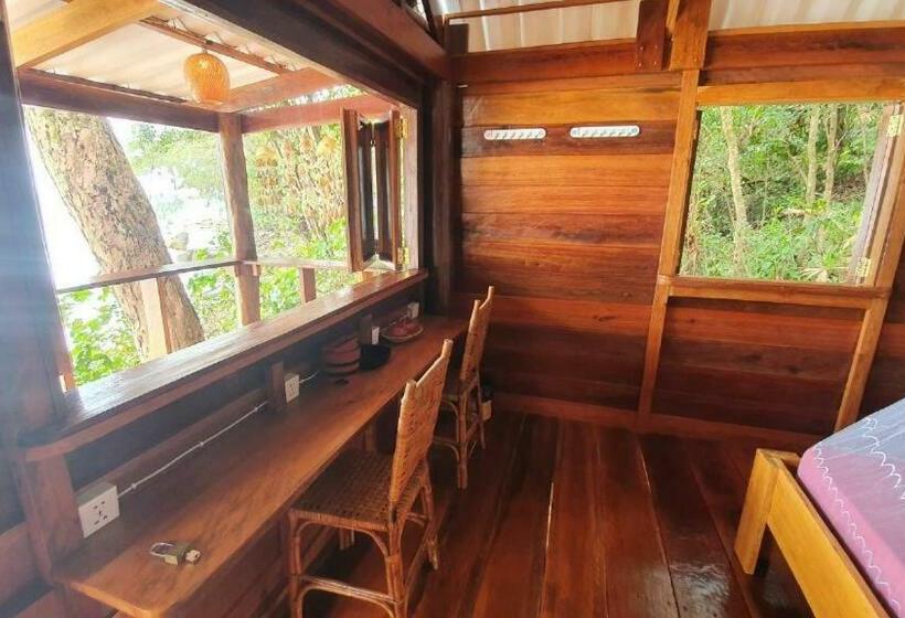 بانگلوی استاندارد, Kamaku Bungalows