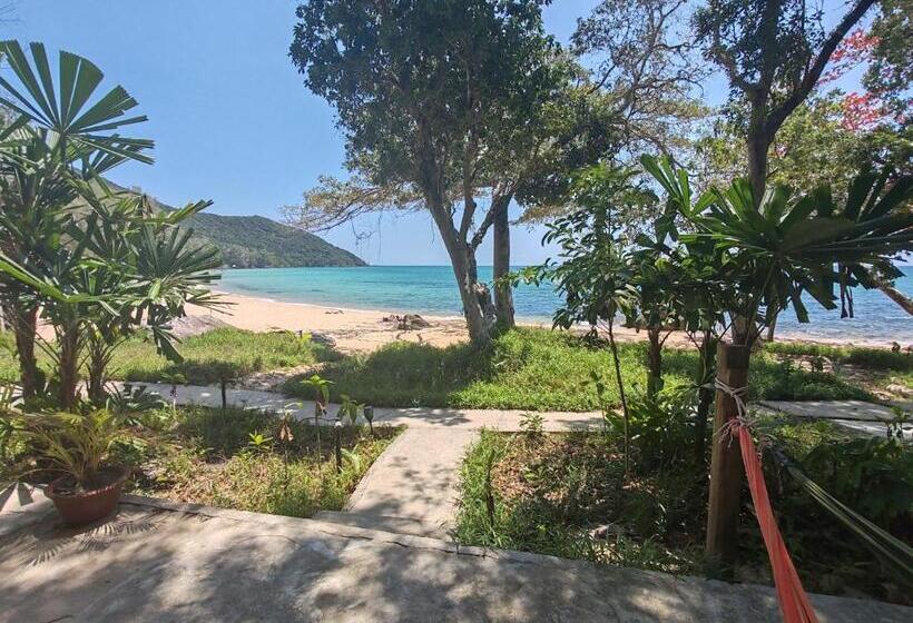 اتاق استاندارد با بالکن و چشم‌انداز دریا, Kamaku Bungalows