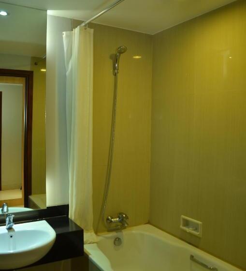 غرفة كلوب, Grand Cakra Hotel Malang