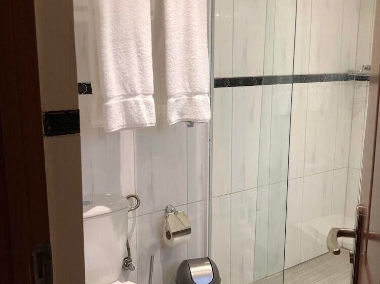 استودیوی سوپریور, Curacao Suites