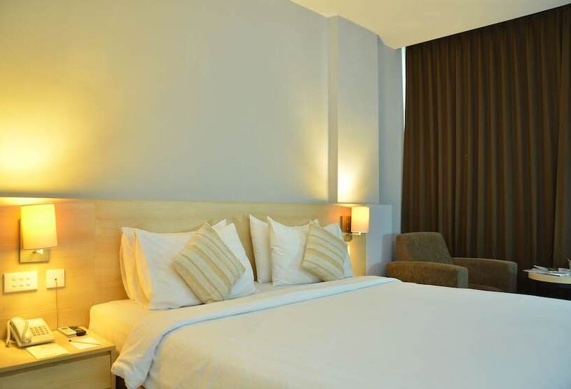 غرفة ديلوكس, Grand Cakra Hotel Malang