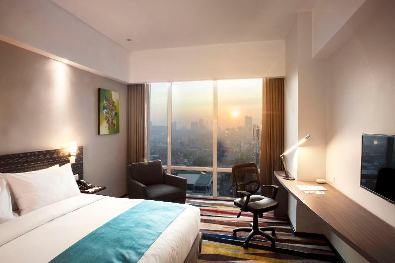 琮城市景观的豪华间, Holiday Inn Express Surabaya Centerpoint, An Ihg