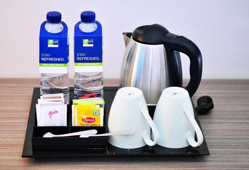 适合残疾人使用的标准间, Holiday Inn Express Surabaya Centerpoint, An Ihg