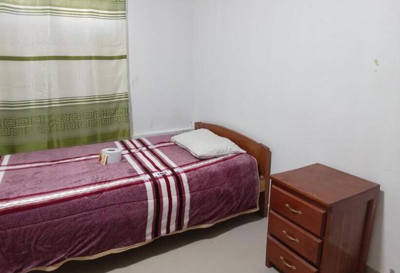اتاق اکونومی, Hostel Home Trotamundos