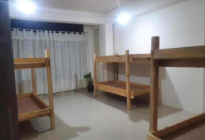 带共用卧室公用房间的床, Mechüki Backpacker Hostel By Trulynaga