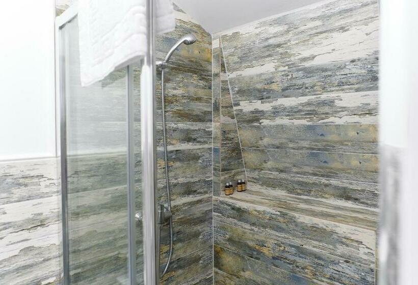 استودیوی لوکس, Bella House Apartaments