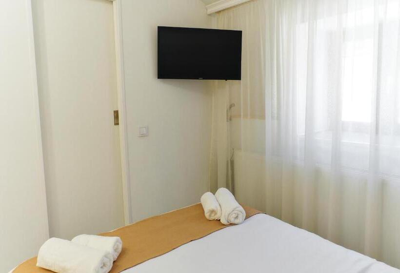 استودیوی لوکس, Bella House Apartaments
