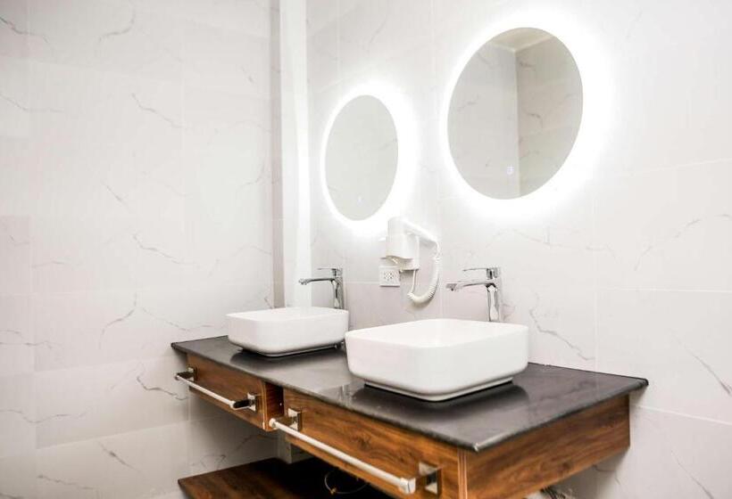 Люкс Deluxe Кровать Кинг, Surestay Studio By Best Western Clarkview, Angeles City