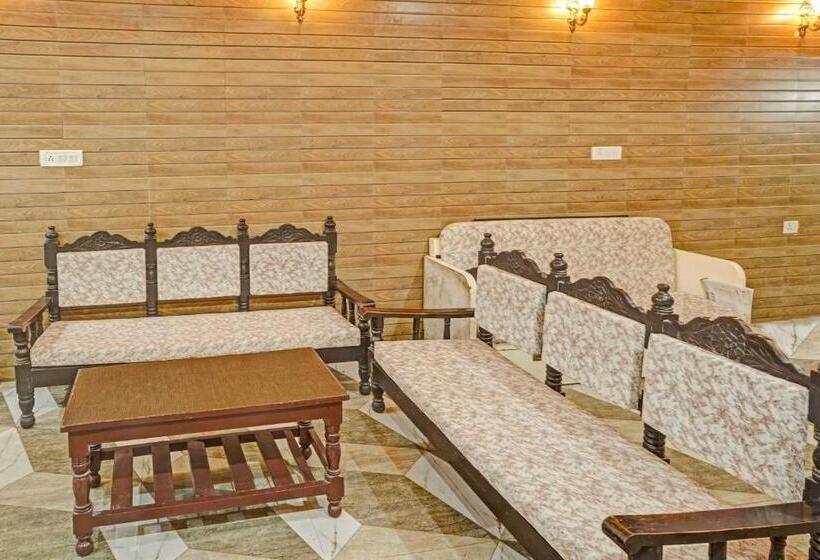 اتاق کلاسیک سه تخته, Collection O 701608  Grow More