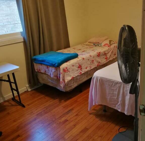 Economy Szoba, 320 Happy Home