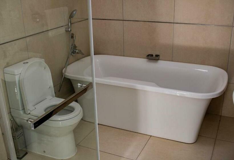 اتاق لوکس با تخت بزرگ, Pahotela Bed And Breakfast