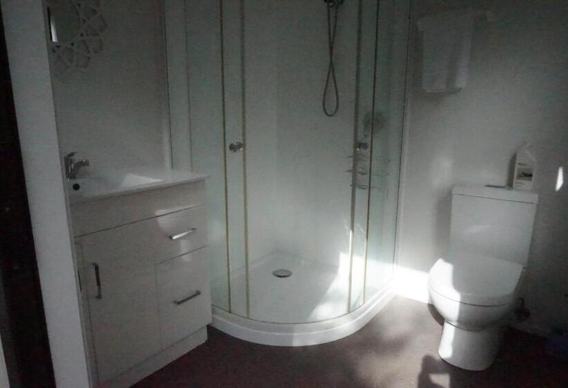 Standard room with outdoor bath, Cable Bay Farm