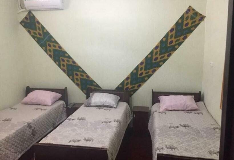 اتاق استاندارد سه نفره, Tohir Ota Guest House