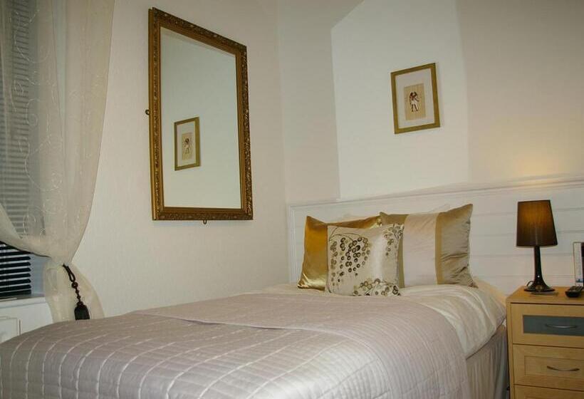 Четырехместный Номер Стандарт, Chichester Inn