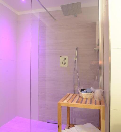 带大床的套房, Albergo Italia
