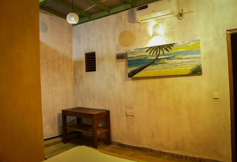 标准房带园景, Red Eyes Cottage Hikkaduwa