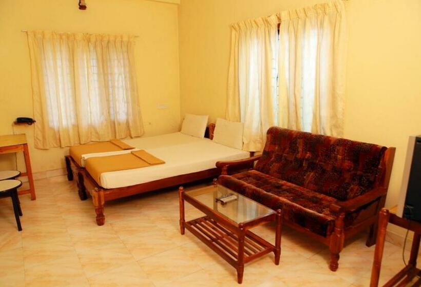 اتاق استاندارد, Candid Residency