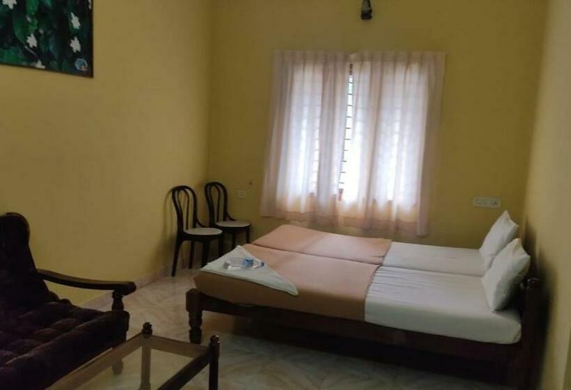 اتاق استاندارد, Candid Residency