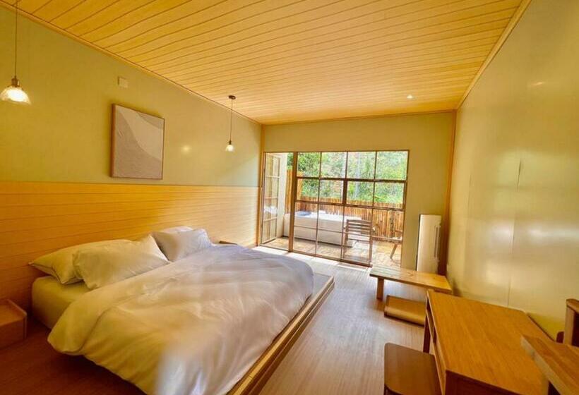Deluxe Suite King Bed, Kireina Genting Villa
