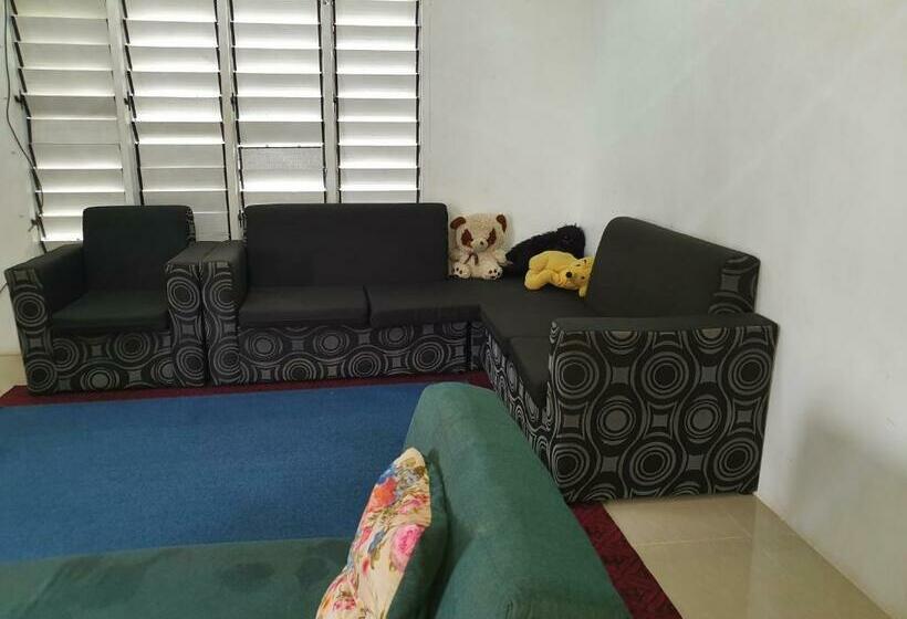 اتاق استاندارد, Single Room With Shared Kitchen And Living Room