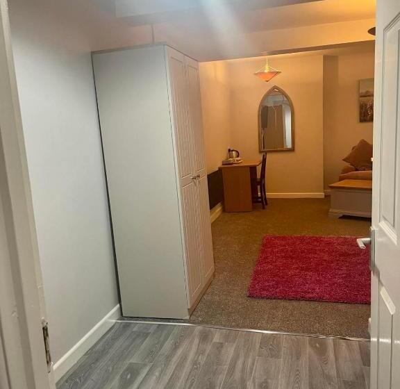 Номер Deluxe Кровать Кинг, Y Teifi   Room Only