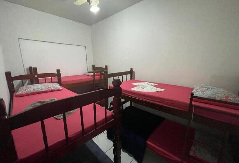 اتاق خانوادگی, Hostel Hotel Califórnia