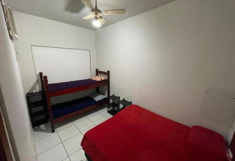 اتاق خانوادگی, Hostel Hotel Califórnia