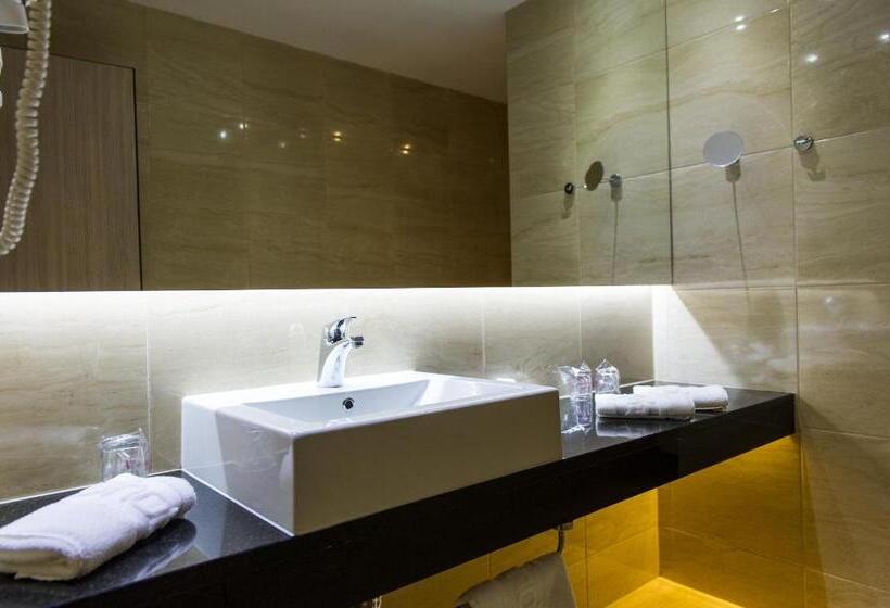 جناح ديلوكس, City Hotel Mostar