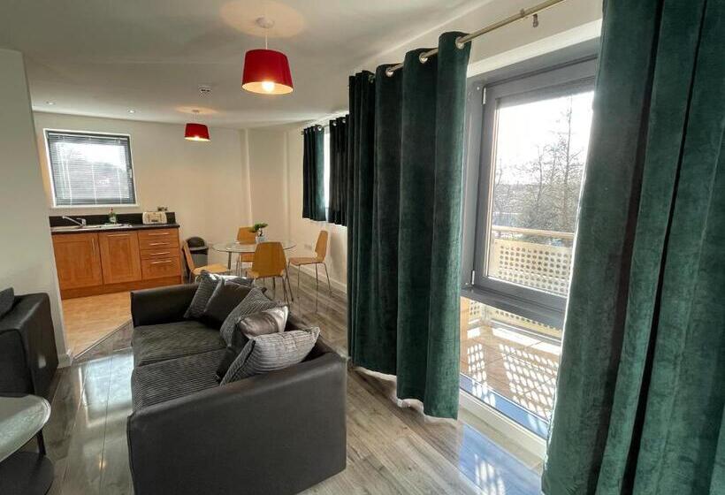 Номер Стандарт, Quality City Leicester