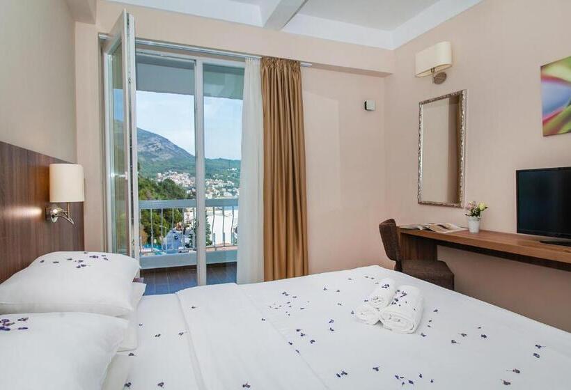 سوییت با چشم‌انداز دریا, Sato Conference & Spa Resort