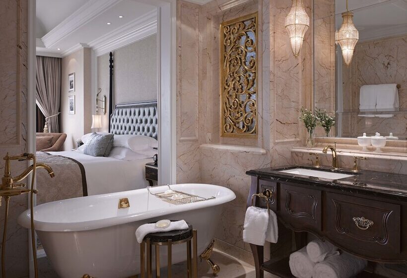Номер Deluxe Вид на Море, The Castle Hotel, A Luxury Collection Hotel, Dalian