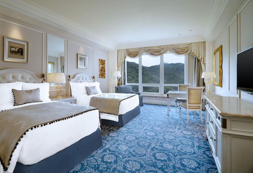 Номер Deluxe Вид на Горы, The Castle Hotel, A Luxury Collection Hotel, Dalian
