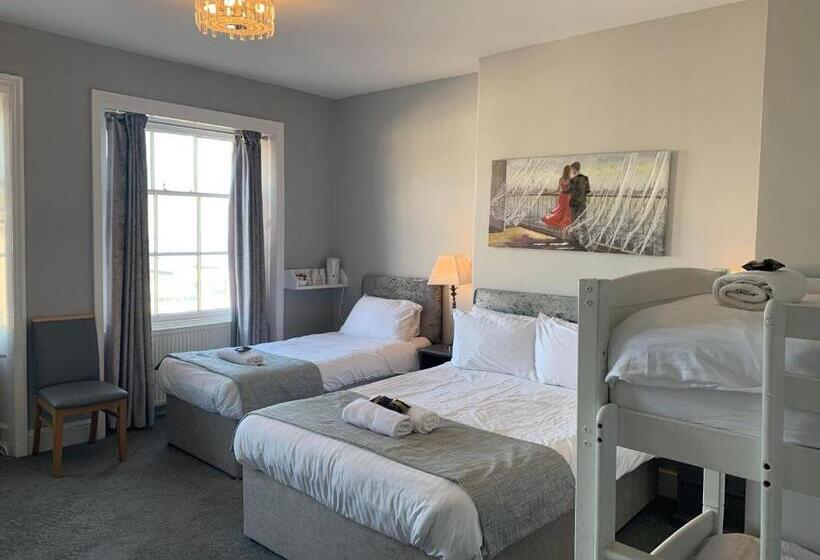חדר משפחתי נוף לים, The Jubilee Hotel East  With Spa Facilities