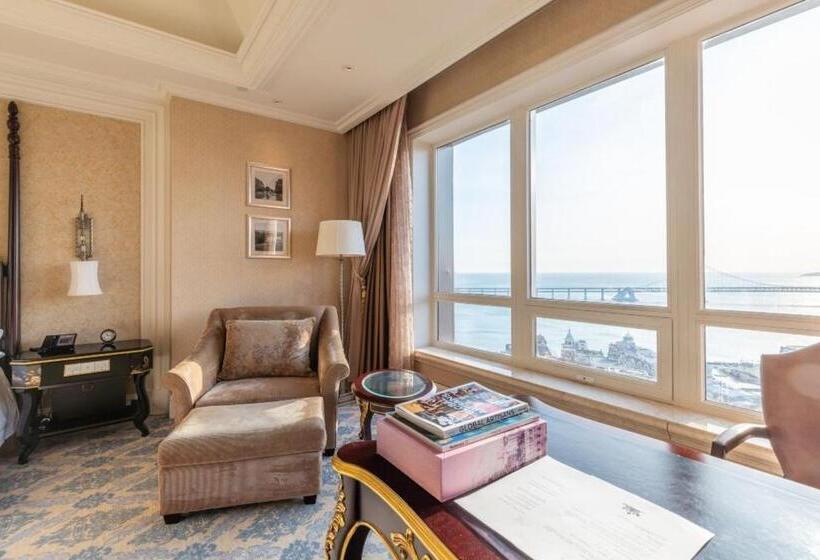 Номер Deluxe Кровать Кинг, The Castle Hotel, A Luxury Collection Hotel, Dalian