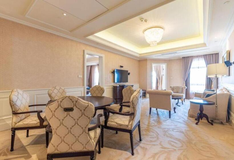Люкс, The Castle Hotel, A Luxury Collection Hotel, Dalian