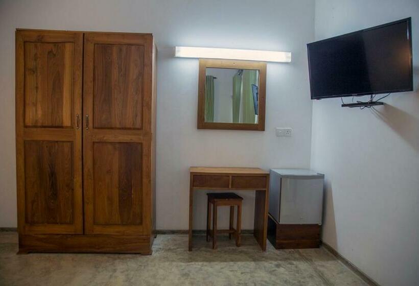 Люкс Superior, Raddegoda Walawwa Kurunegala