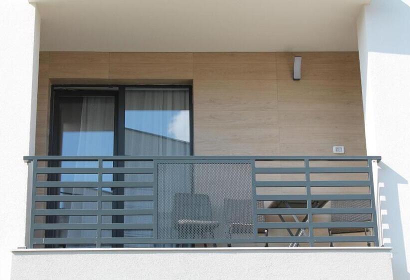 آپارتمان 1 خوابه با بالکن, Visaj Homes