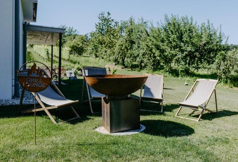 Апартаменты 1 Спальня Вид на Бассейн, Weinberg Chalet 2