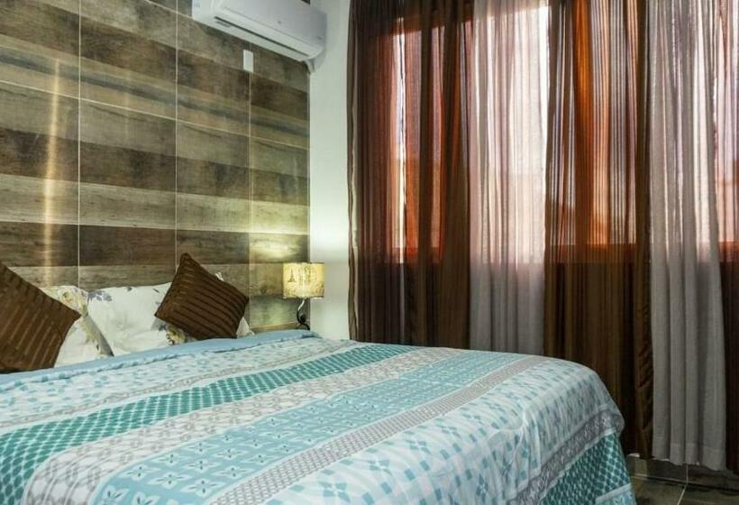 اتاق لوکس با تخت بزرگ, Boutique Cvc