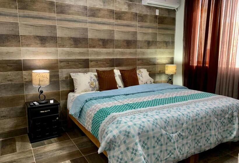 اتاق لوکس با تخت بزرگ, Boutique Cvc