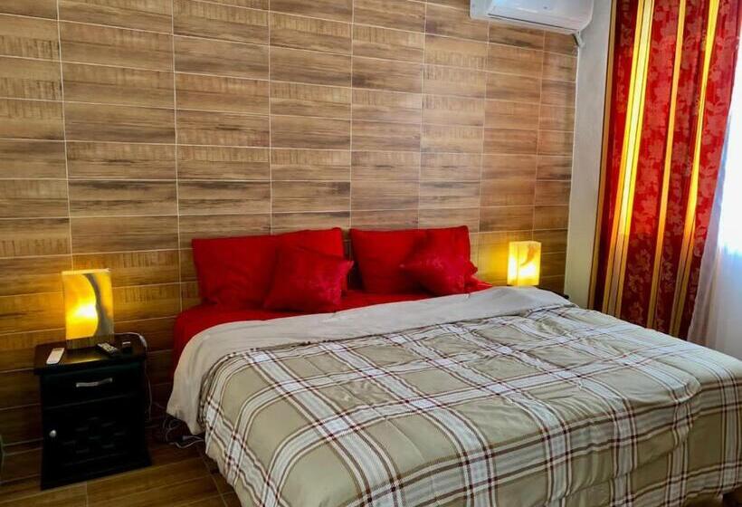 اتاق لوکس با چشم‌انداز دریا, Boutique Cvc