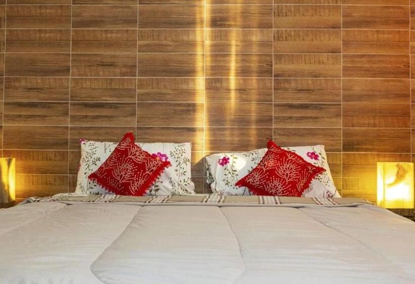 اتاق لوکس با چشم‌انداز دریا, Boutique Cvc
