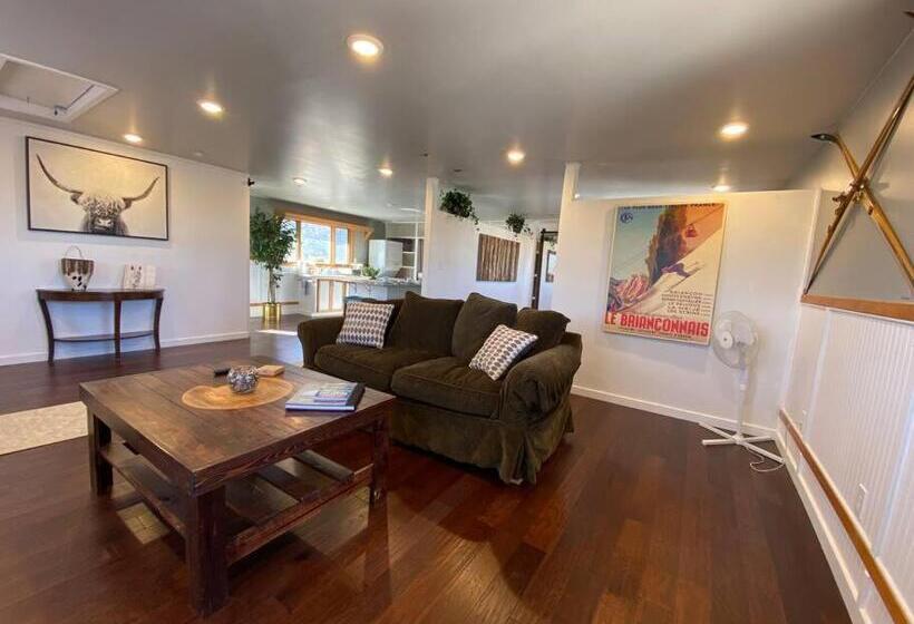 Студио Стандарт Кровать Кинг, Roof Top Stay, King Size Bed, Views Of Loveland